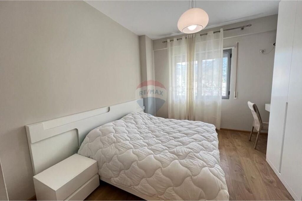 🏖️ Appartamento 2+1 in Affitto – Prima Linea, Via Dhimitër Konomi, Vlora