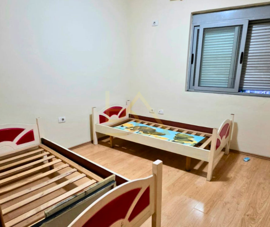 Shitet Apartament – Tiranë, Astir