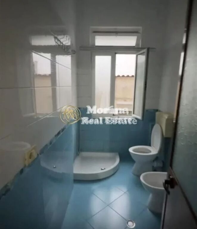 Qera | Shtëpi private 1 + 1 , Qytet Studenti , 300 €/muaj