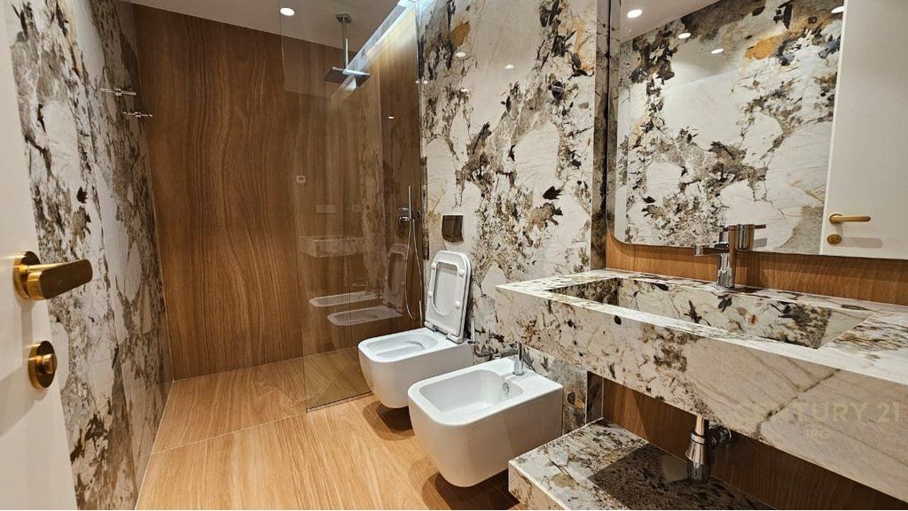 Super villa di lusso su 4 piani in affitto vicino a Luminor Residence, Teg