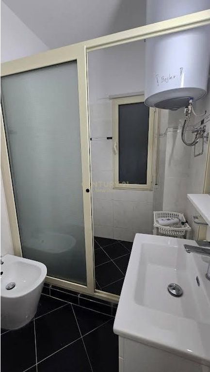 Shitet 2+1 ne Qerret me pamje deti 185,000 €