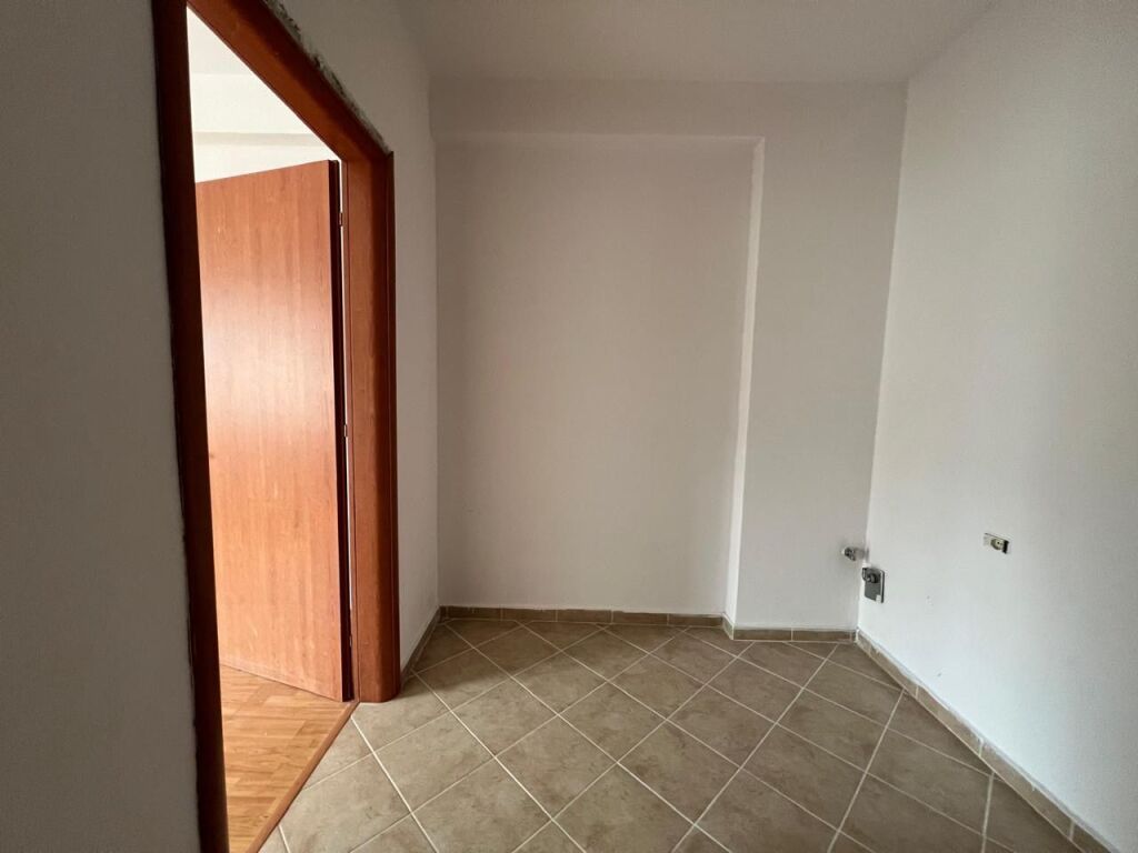 Apartament 1+1 per shitje ne Fresk !