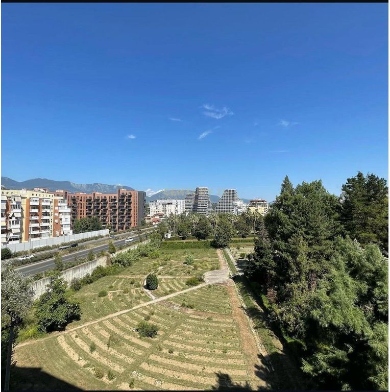 Vendesi in vendita Appartamento 3+1+2, Comune di Parigi!!!