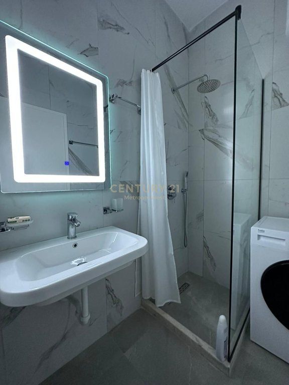 Apartament 1+1 te Kompleksi Mangalem!