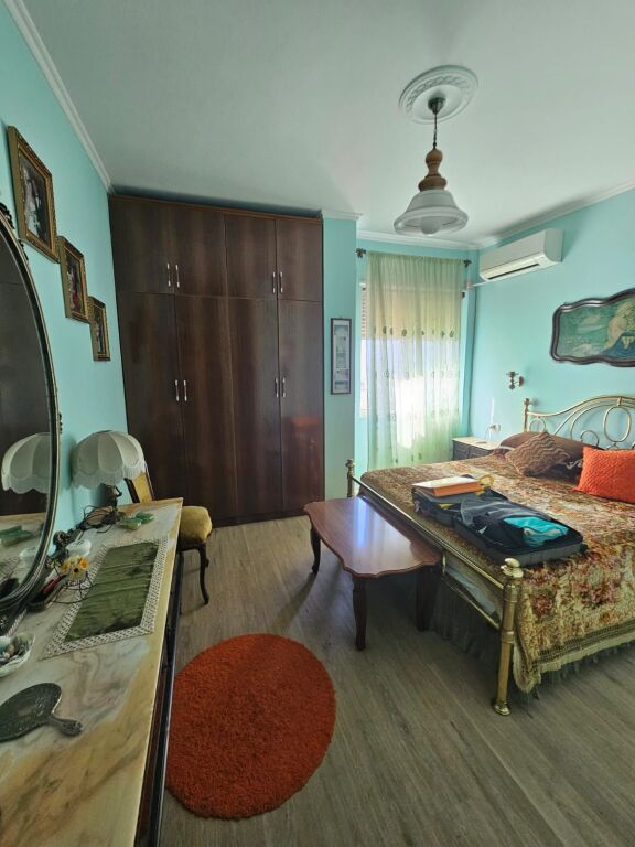 SHITET SUPER PAPAFINGO ,PLAZHI ILIRIA, DURRËS