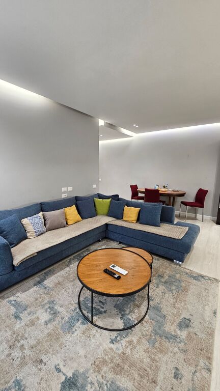 Apartament 2+1 me qira – Rruga e Barrikadave