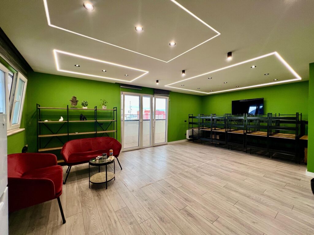 SHESIM , PENTHOUSE MODERN 3+1+3 me 3 POSTE PARKIMI