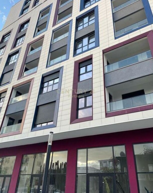 OKAZION! Apartament 2+1+2 ne shitje, Komuna e Parisit