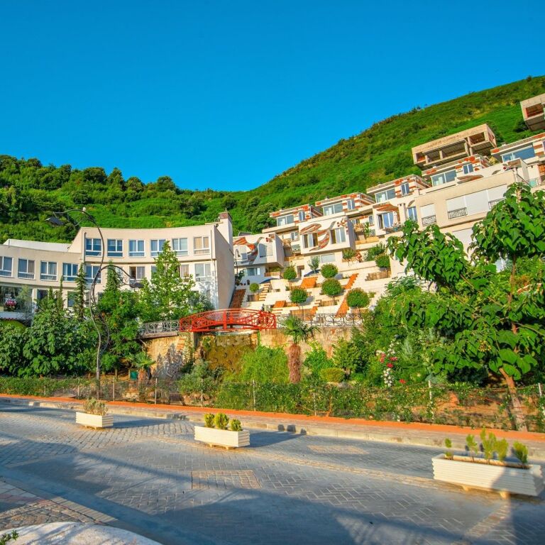 🔱 APPARTAMENTO 1+1 + VERANDA IN VENDITA A KODRA E DIELLIT II