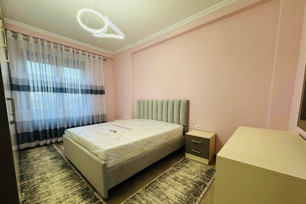 Super Appartamento 2+1+2, vicino alla Stazione dei Treni