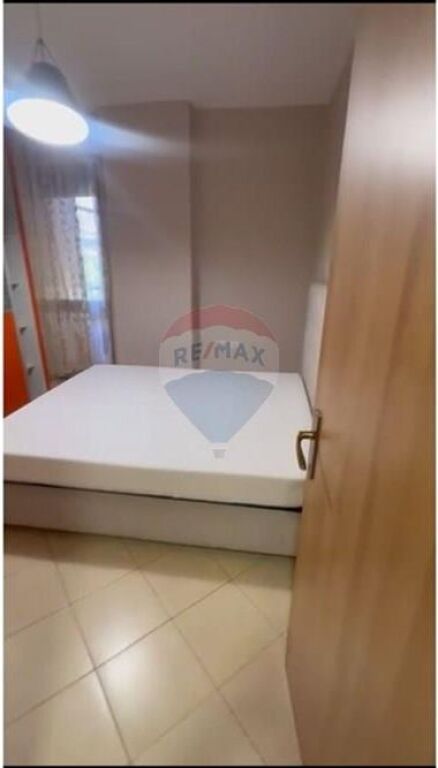 Appartamento - In Affitto - Rruga Riza Cerova, Tirana