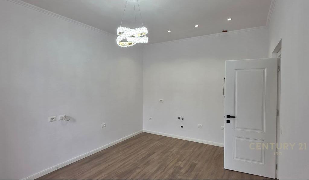 Shitet Apartament 2+1 tek Rruga Bardhyl