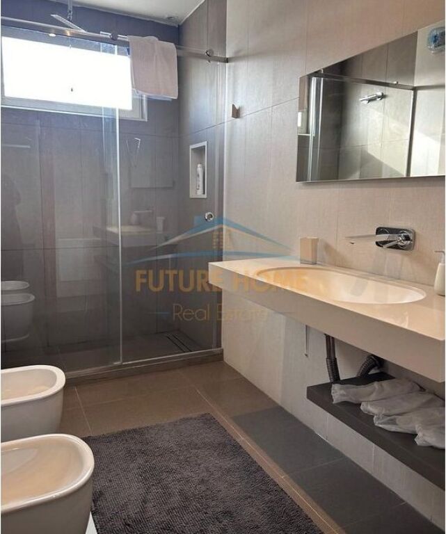 Shitet, Apartament 2+1+2+Verandë , Bllok