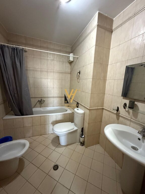 JEPET APARTAMENT 2+1+BLK ME QERA NE BLLOK 80.000 LEKE