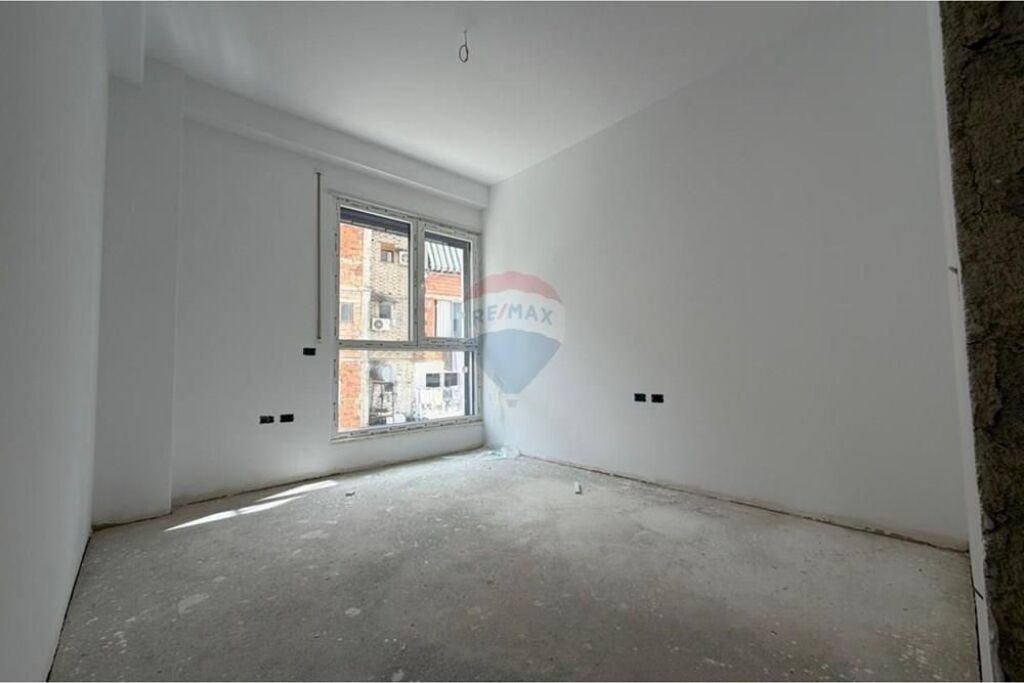 Apartament - Për Shitje - Rruga Ali Demi, Tiranë