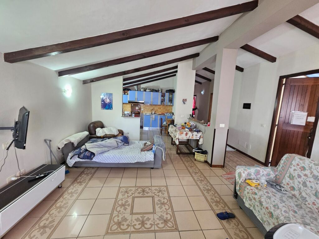 SHITET APARTAMENT 3+1 PRANE KAZAZIT NE DURRES