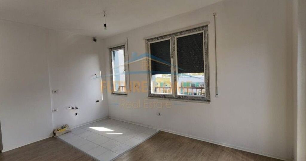 Qera,Zyre,Pazari i Ri