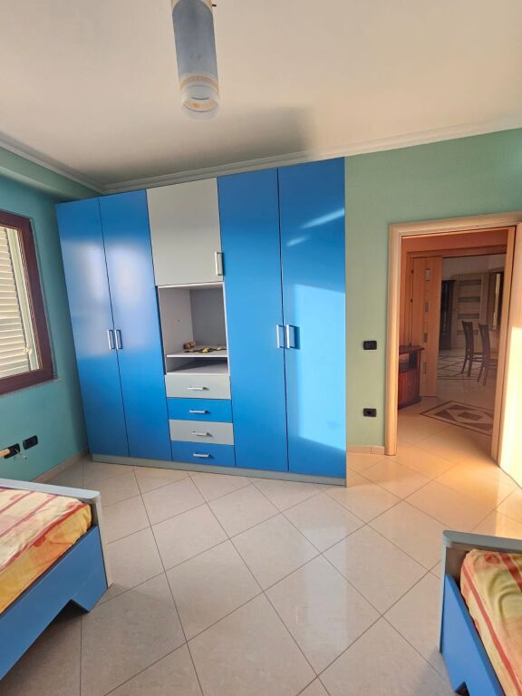 JEPET ME QERA  APARTAMENT 2+1+2 + DEPO  PRANE ISH URT