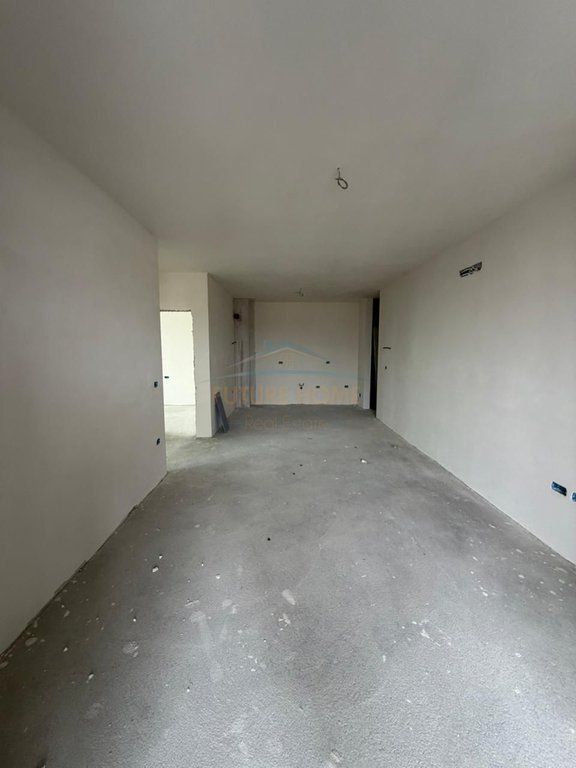 Appartamento 2+1+2 in vendita – Residenza White Tower, COMUNE DI PARISTI