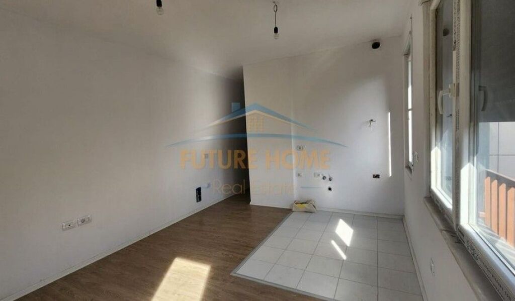 Qera,Zyre,Pazari i Ri