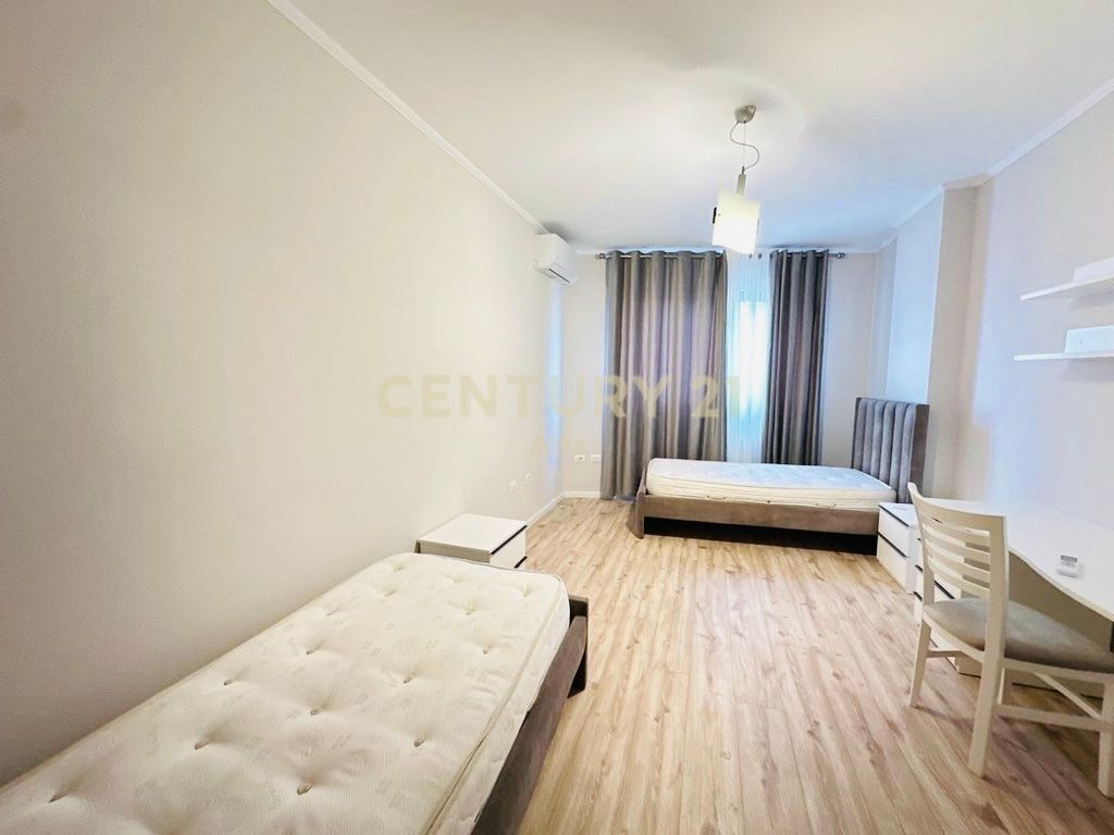Apartament 2+1 per Qira tek Komuna e Parisit!