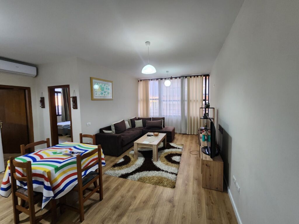 JEPET ME QERA APARTAMENT 2+1 NE PLAZH, PRANE PASTIÇERI PELIKAN