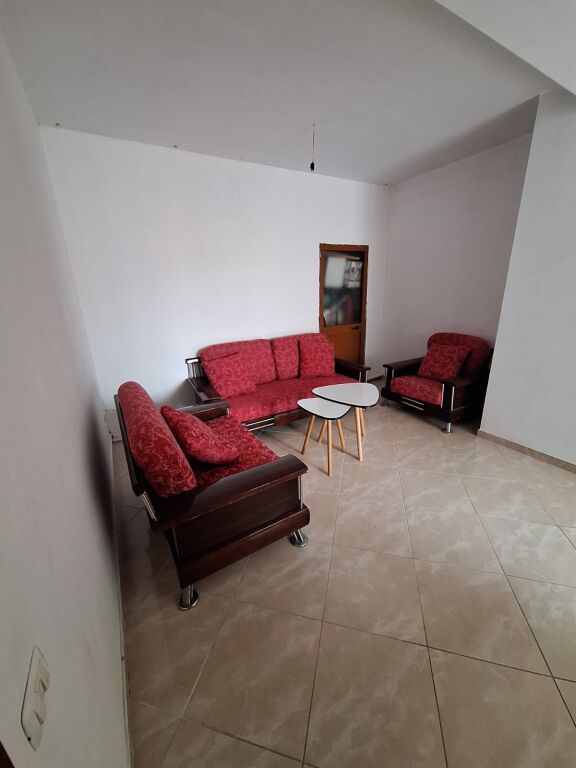 Appartamento in affitto 1+1 ad Astir, vicino al Bar Artisti