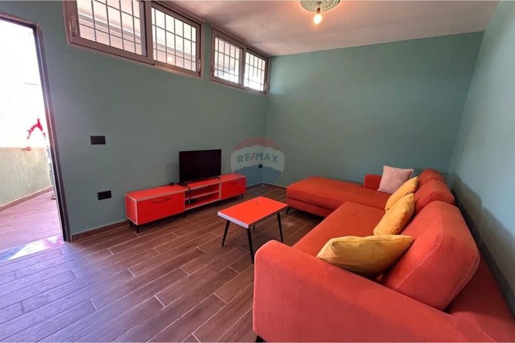 🏡 APARTAMENT 1+1 ME QIRA – ZONA E CENTRALES, VLORË