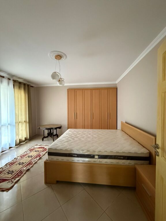 For rent 2+1+2 Botanical Garden 60,000 lek