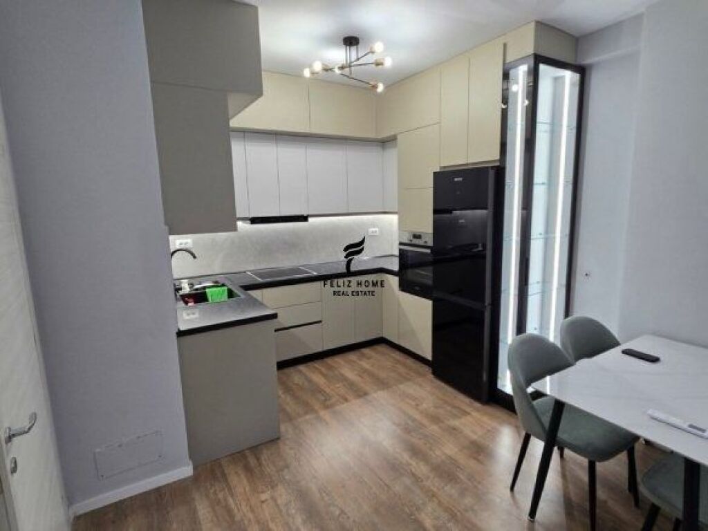 APARTAMENT ME QERA 1+1 ZOGU I ZI 65.000 LEKE FH-67140