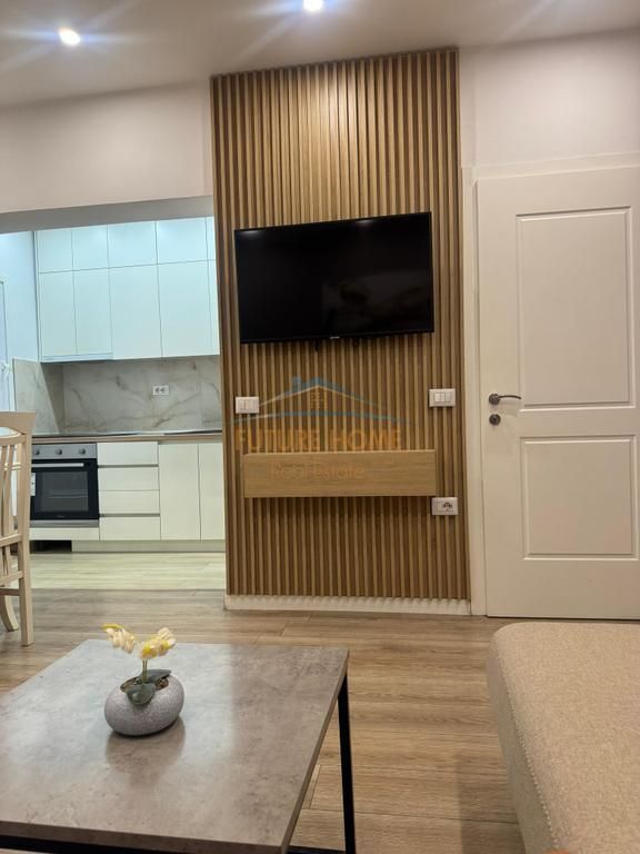 Affitto, Appartamento 1+1, Via Ferit Xhajko, Tirana.