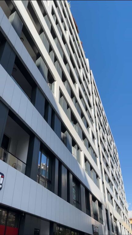 🏡 Appartamento 3+1 in vendita con 2 posti auto a Square 21