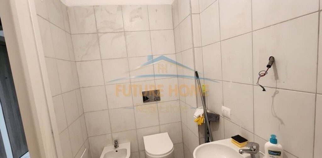 Qera,Zyre,Pazari i Ri