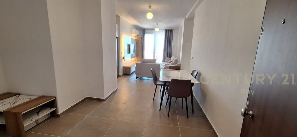 Jepet me qira apartament 3+1 në Durrës – pranë Lulishtes së Stacionit të Trenit