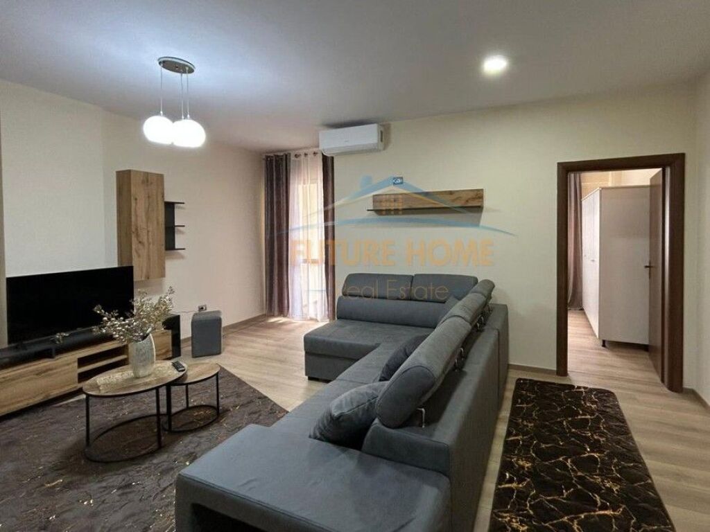 Affitto, Appartamento 1+1, Via Kavajes, Tirana.