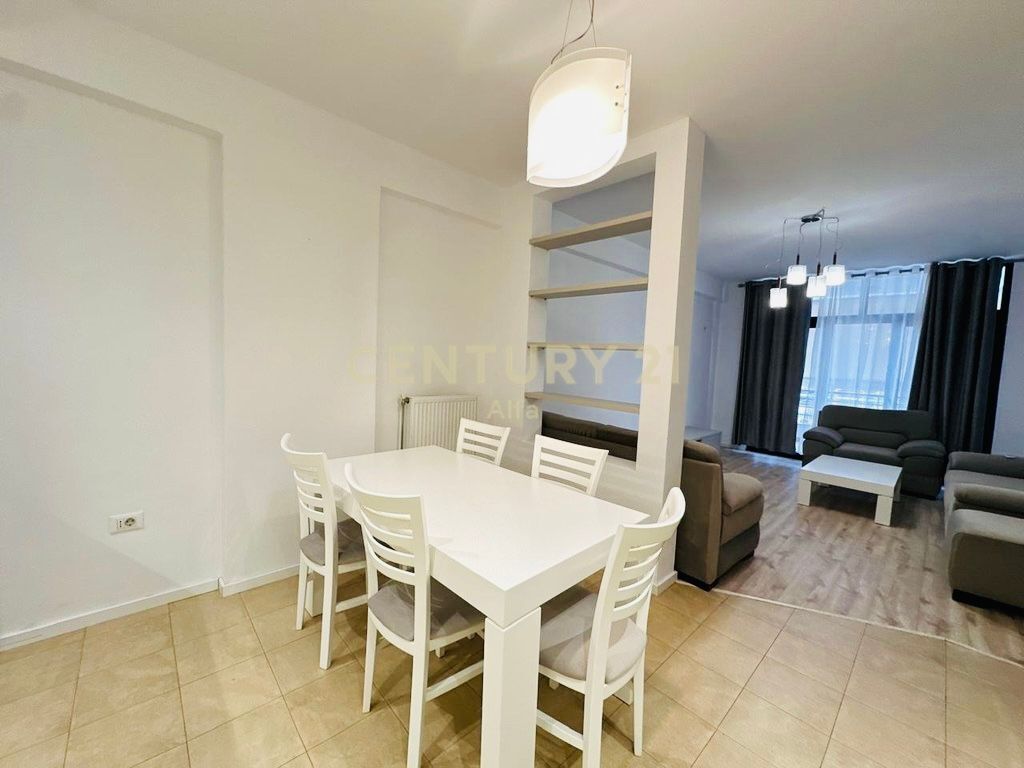 Apartament 2+1 per Qira tek Komuna e Parisit!