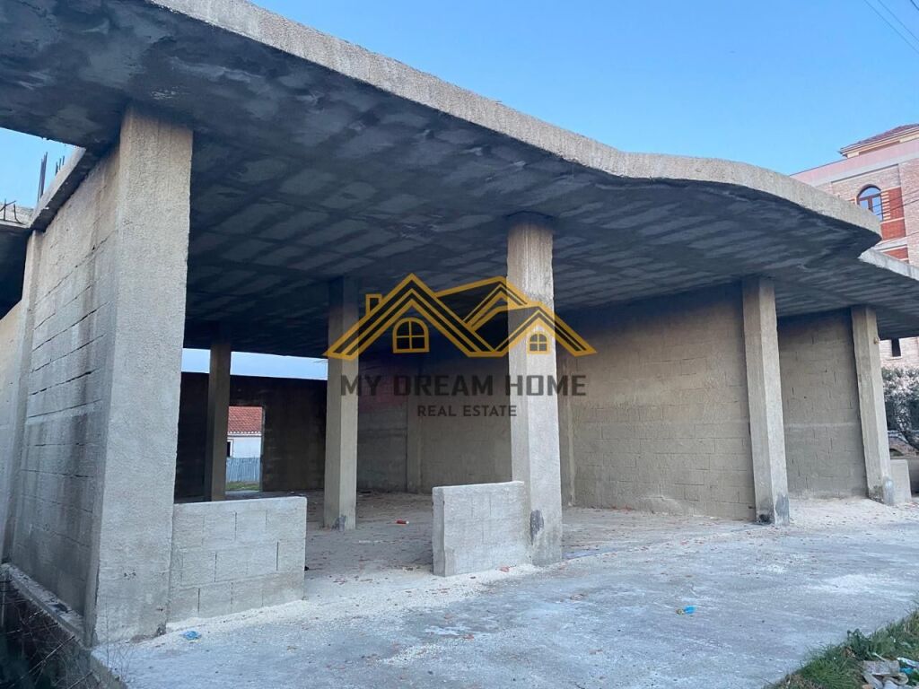 Shitet Objekti tek Ish Keneta Durres!