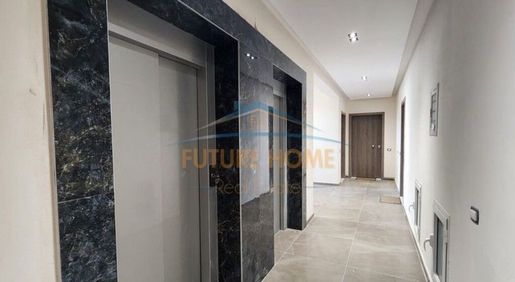 Qera,Zyre,Pazari i Ri