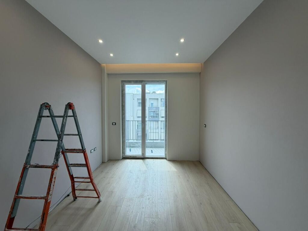 Appartamento 2+1 in affitto presso Komuna e Parisit.