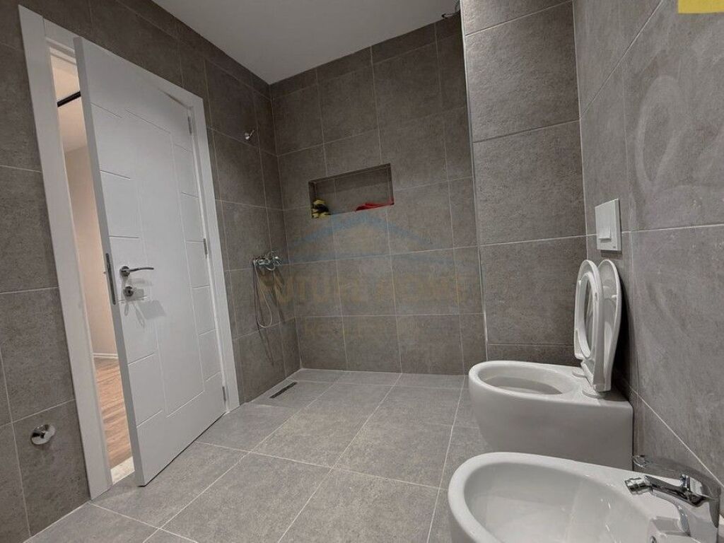 Shitet, Apartament 2+1, Univers City