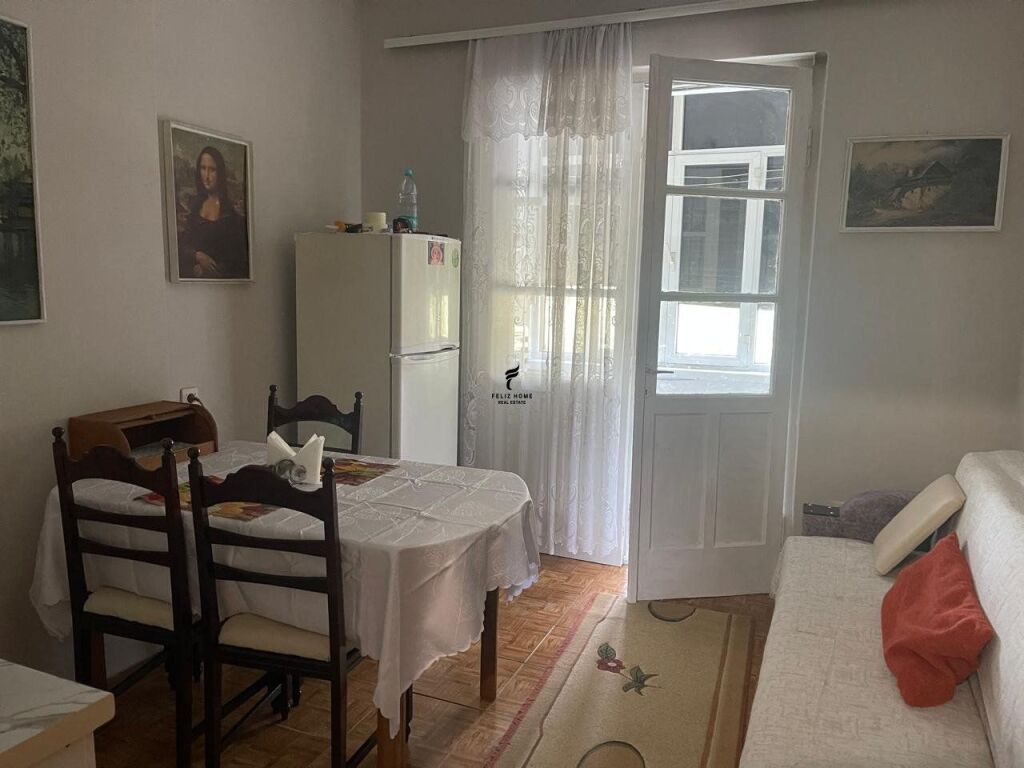 APARTAMENT ME QERA 2+1 ISH RESTORANT DURRSI 50.000 LEKE FH-67120