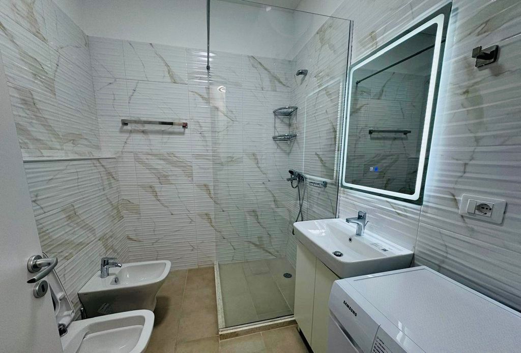 Super Appartamento 2+1+2, vicino alla Stazione dei Treni