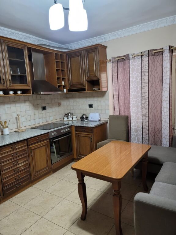 Appartamento 2+1+2 con Balconi in Affitto