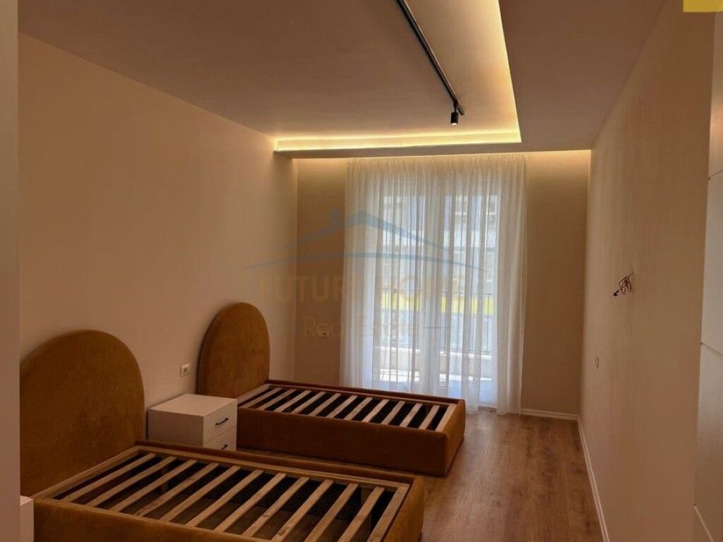 Shitet, Apartament 2+1, Univers City