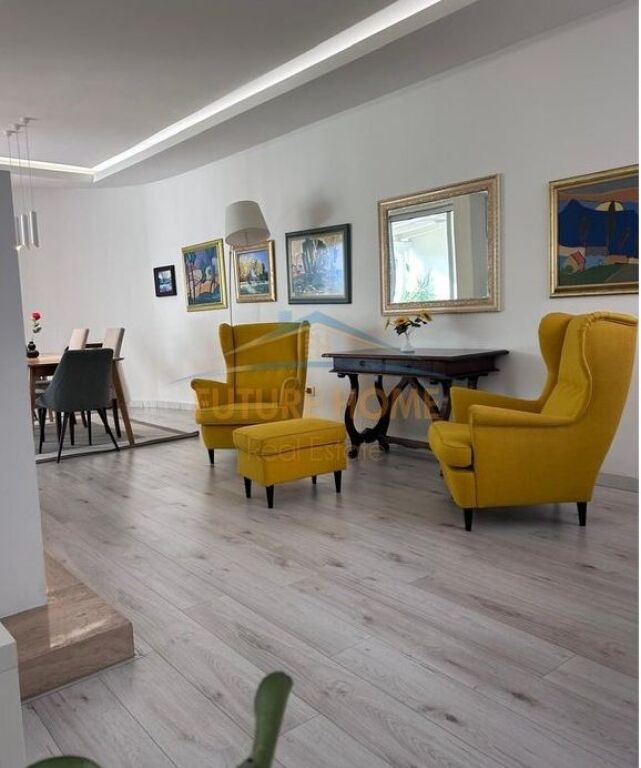 Shitet, Apartament 2+1+2+Verandë , Bllok