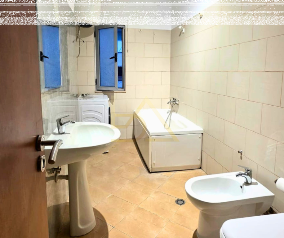 Shitet Apartament – Tiranë, Astir