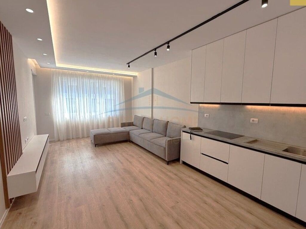 Shitet, Apartament 2+1, Univers City