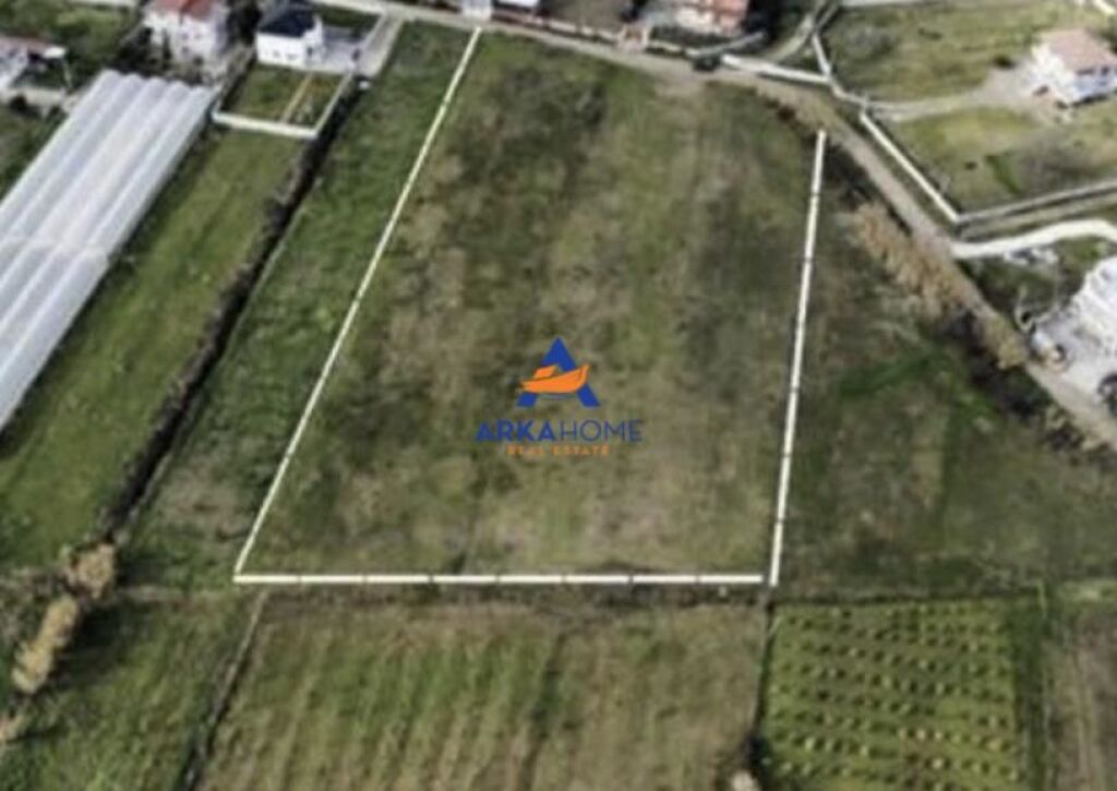 JEPET TOKË ME QERA 7000 M² "PRUSH' 1400 EURO