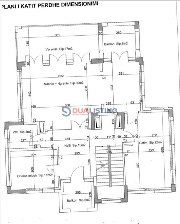VILË LUKSOZE NË SHITJE Në ROLLING HILLS, TIRANË