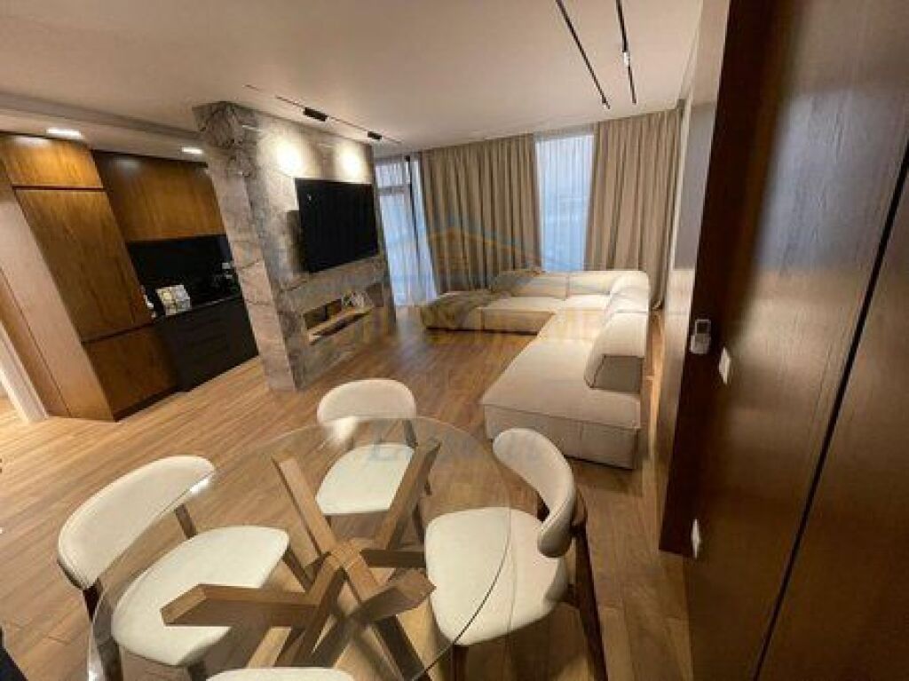 Qera, Apartament 2+1+post parkimi LakeView Liqeni